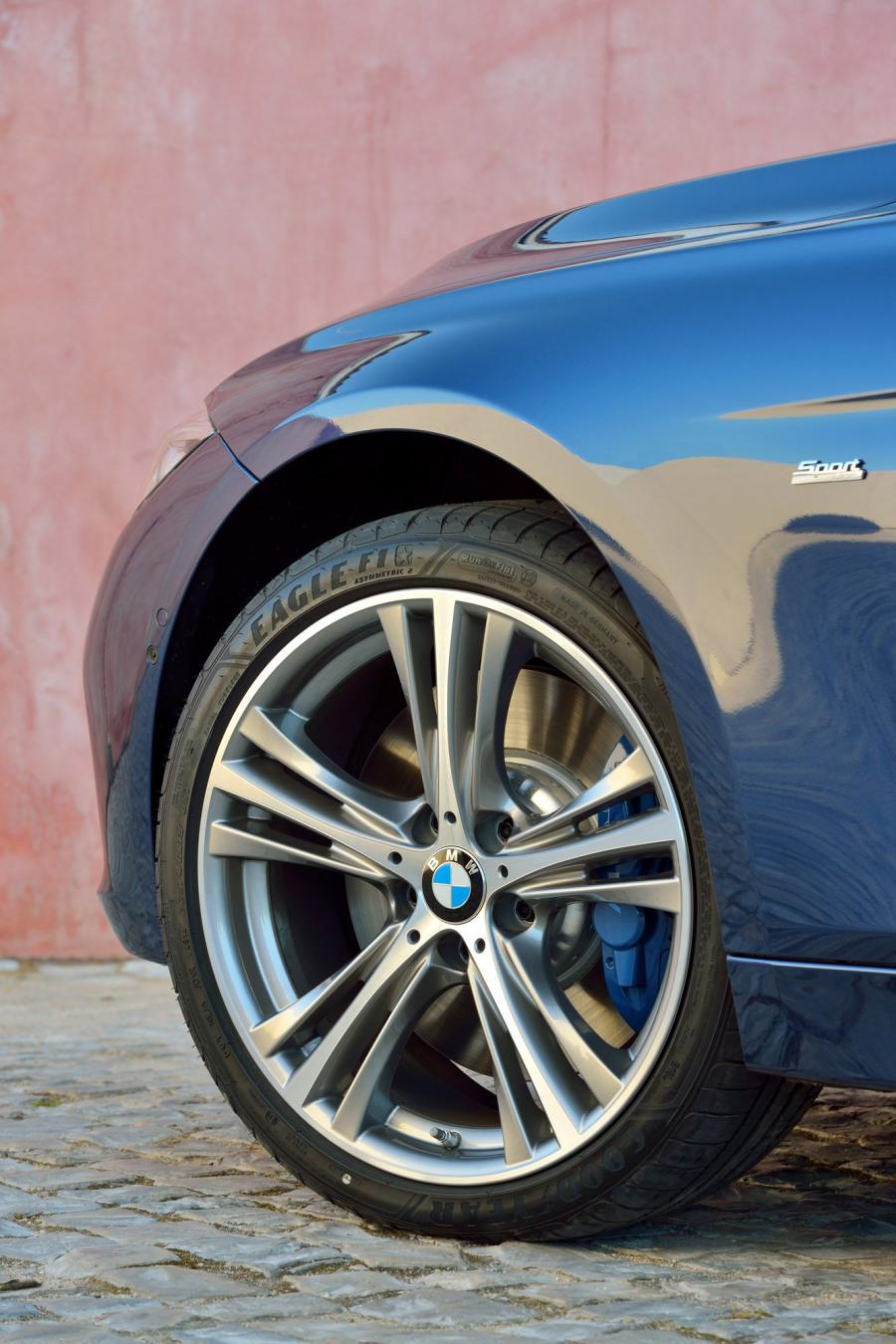  BMW 340i Sport Line 2015 года  (фото 5 из 47)